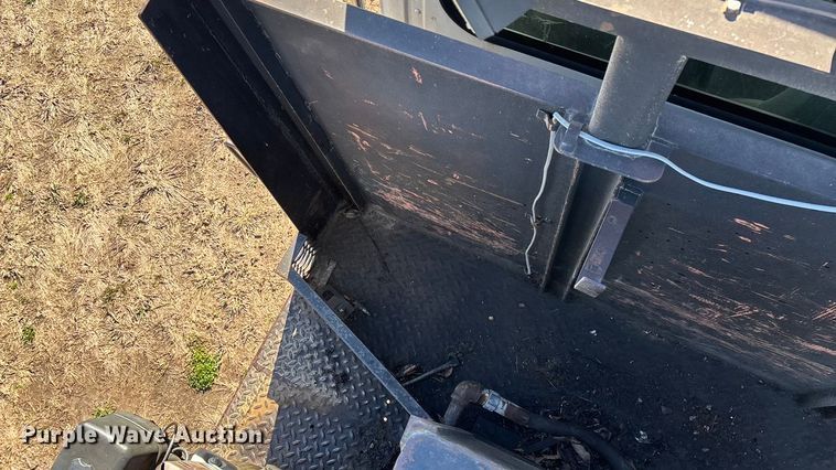 image for item ED2416 2006 Freightliner Business Class M2 fuel / lube truck