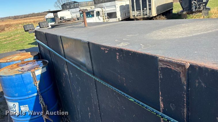 image for item ED2416 2006 Freightliner Business Class M2 fuel / lube truck