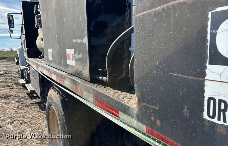 image for item ED2416 2006 Freightliner Business Class M2 fuel / lube truck