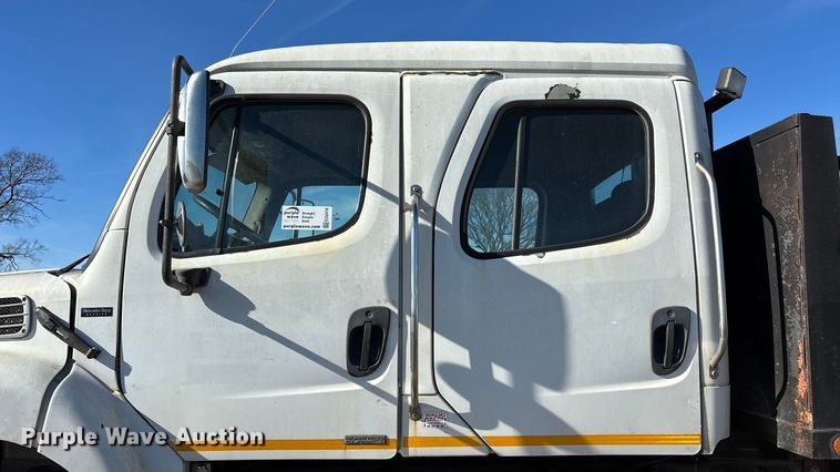 image for item ED2416 2006 Freightliner Business Class M2 fuel / lube truck