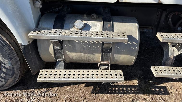 image for item ED2416 2006 Freightliner Business Class M2 fuel / lube truck