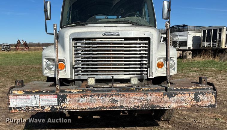 image for item ED2416 2006 Freightliner Business Class M2 fuel / lube truck