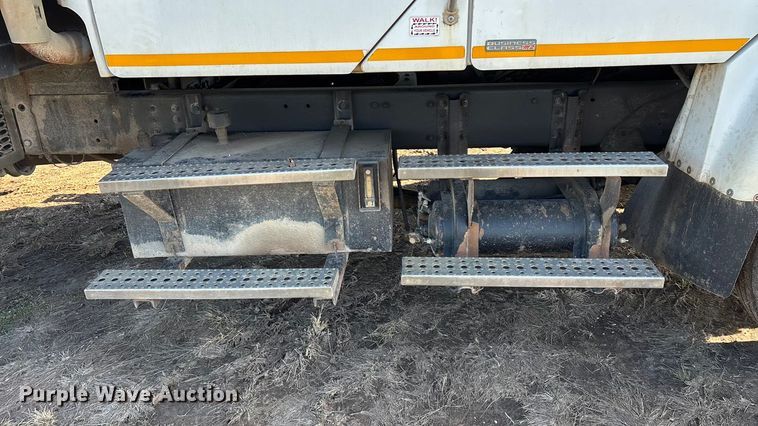 image for item ED2416 2006 Freightliner Business Class M2 fuel / lube truck