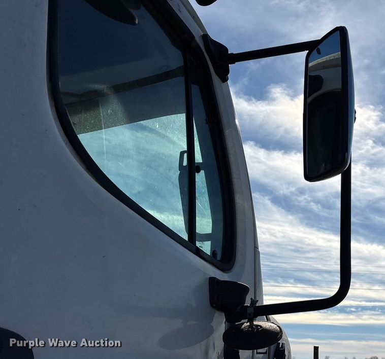 image for item ED2416 2006 Freightliner Business Class M2 fuel / lube truck