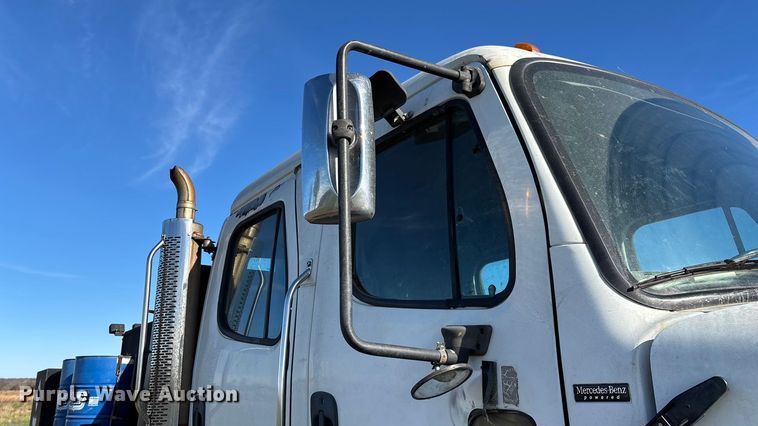 image for item ED2416 2006 Freightliner Business Class M2 fuel / lube truck