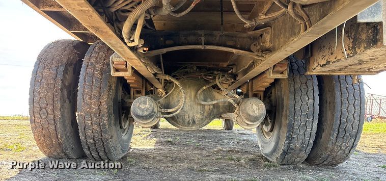 image for item ED2416 2006 Freightliner Business Class M2 fuel / lube truck