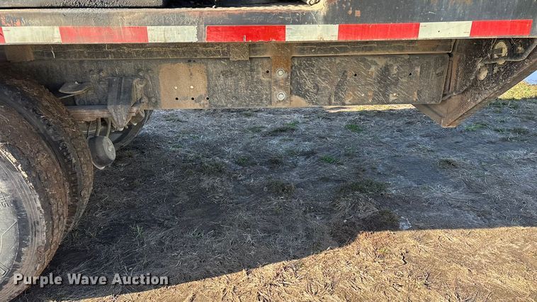 image for item ED2416 2006 Freightliner Business Class M2 fuel / lube truck