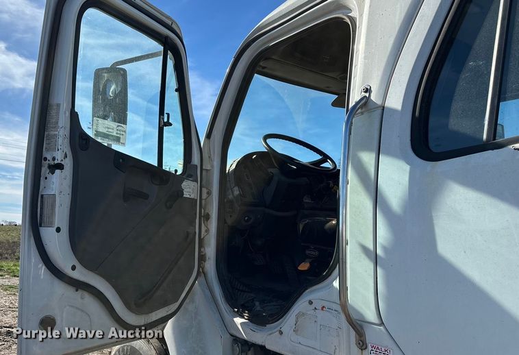 image for item ED2416 2006 Freightliner Business Class M2 fuel / lube truck