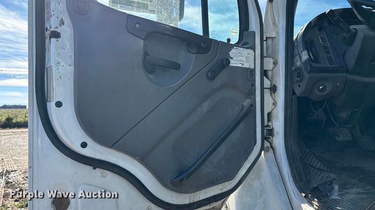 image for item ED2416 2006 Freightliner Business Class M2 fuel / lube truck