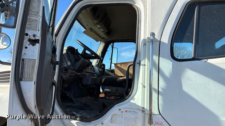 image for item ED2416 2006 Freightliner Business Class M2 fuel / lube truck