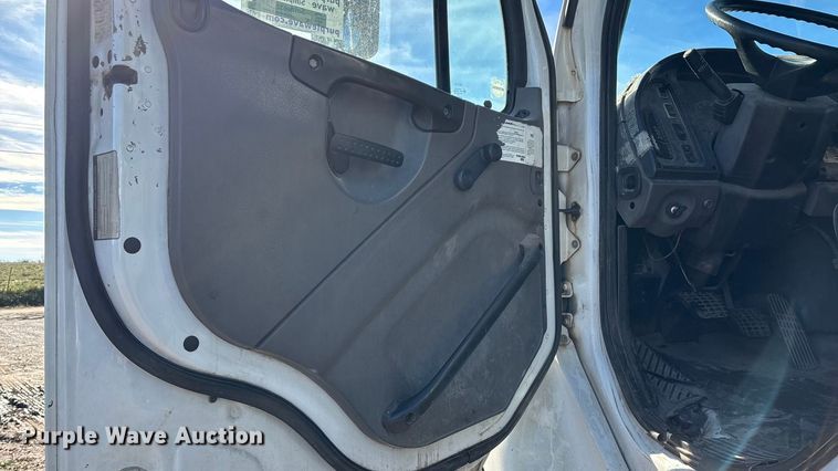 image for item ED2416 2006 Freightliner Business Class M2 fuel / lube truck