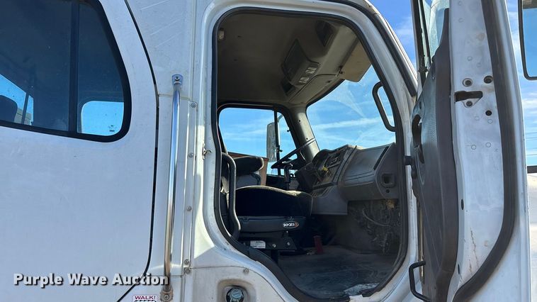 image for item ED2416 2006 Freightliner Business Class M2 fuel / lube truck