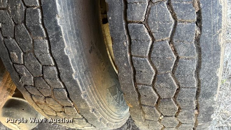 image for item ED2416 2006 Freightliner Business Class M2 fuel / lube truck