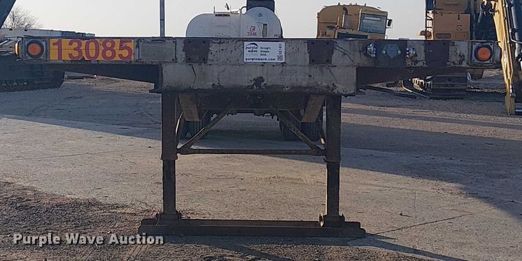 image for item EE1451 1980 Transcraft TL-13 flatbed trailer