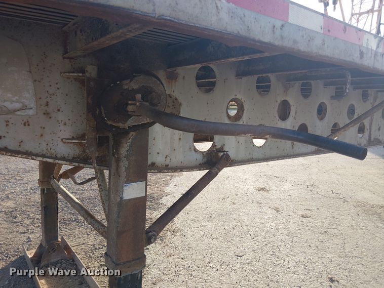 image for item EE1451 1980 Transcraft TL-13 flatbed trailer