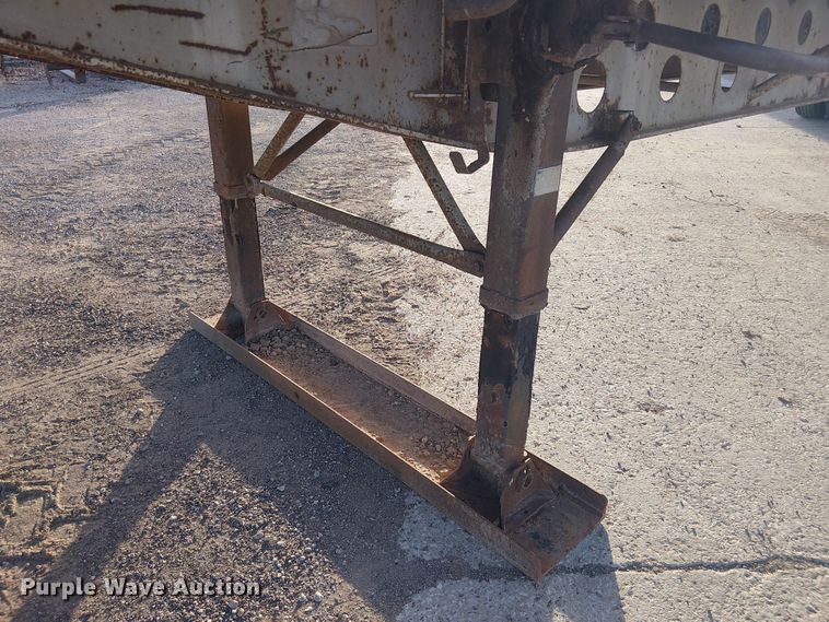 image for item EE1451 1980 Transcraft TL-13 flatbed trailer