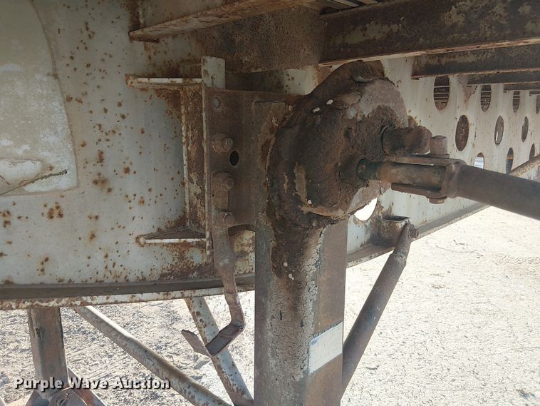 image for item EE1451 1980 Transcraft TL-13 flatbed trailer