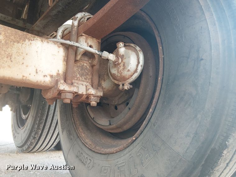 image for item EE1451 1980 Transcraft TL-13 flatbed trailer