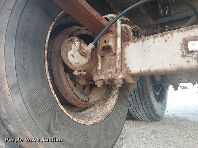 image for item EE1451 1980 Transcraft TL-13 flatbed trailer