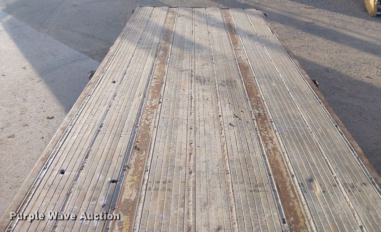 image for item EE1451 1980 Transcraft TL-13 flatbed trailer