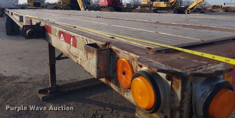 image for item EE1451 1980 Transcraft TL-13 flatbed trailer