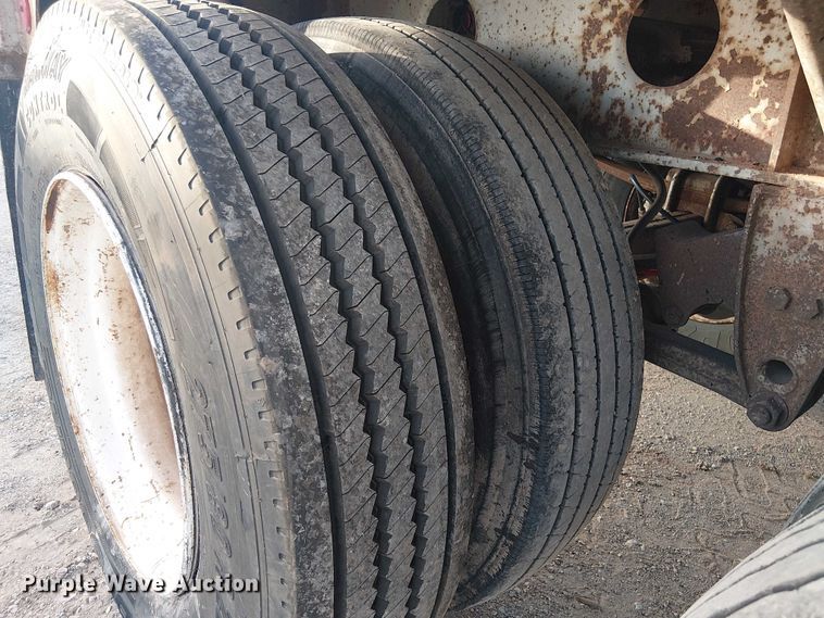 image for item EE1451 1980 Transcraft TL-13 flatbed trailer