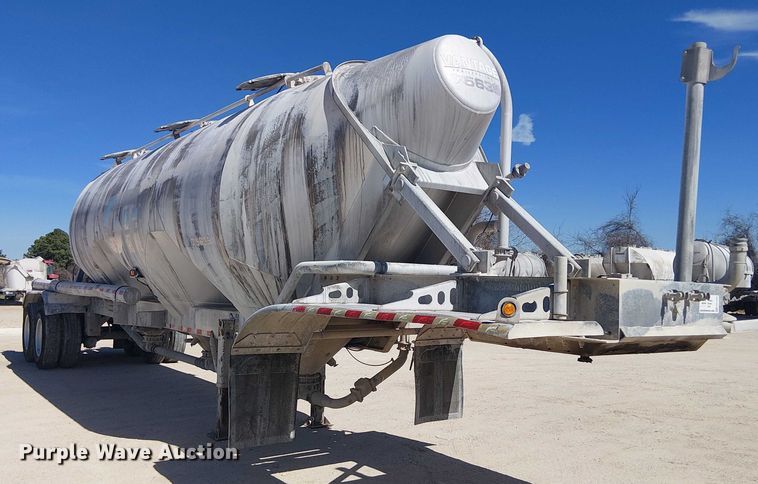 image for item EE1452 2014 Vantage Trailer pneumatic dry bulk trailer
