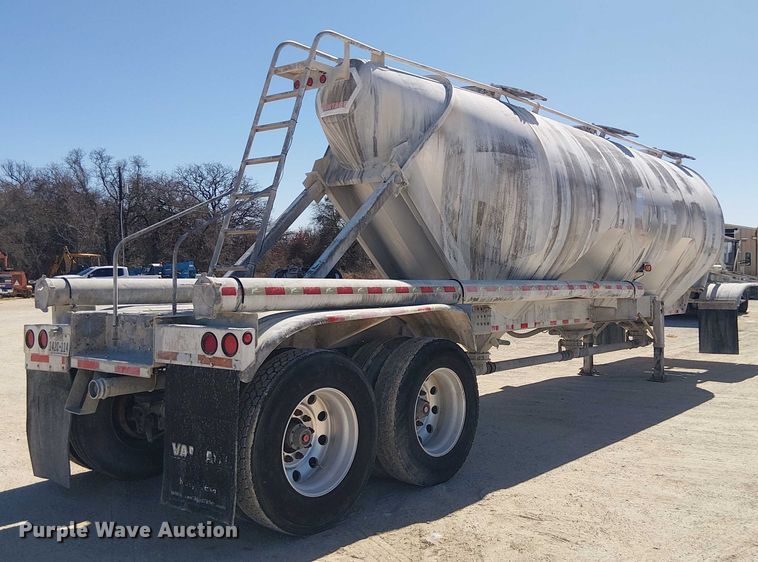 image for item EE1452 2014 Vantage Trailer pneumatic dry bulk trailer