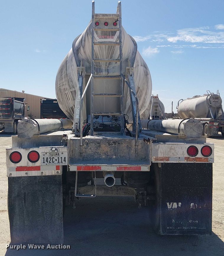 image for item EE1452 2014 Vantage Trailer pneumatic dry bulk trailer