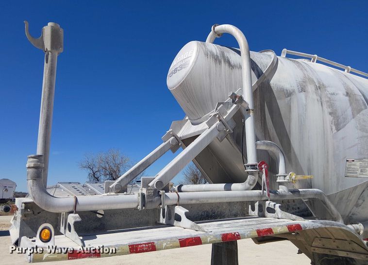 image for item EE1452 2014 Vantage Trailer pneumatic dry bulk trailer