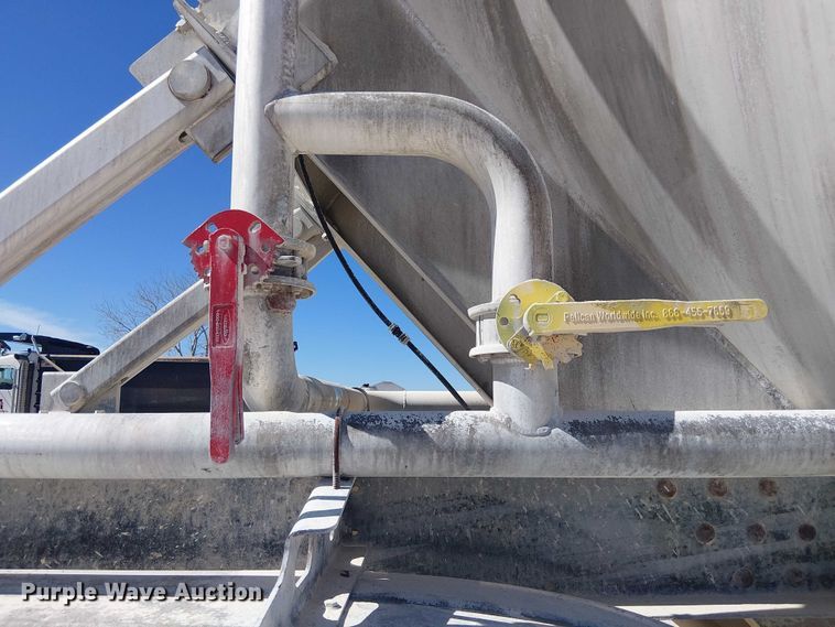 image for item EE1452 2014 Vantage Trailer pneumatic dry bulk trailer