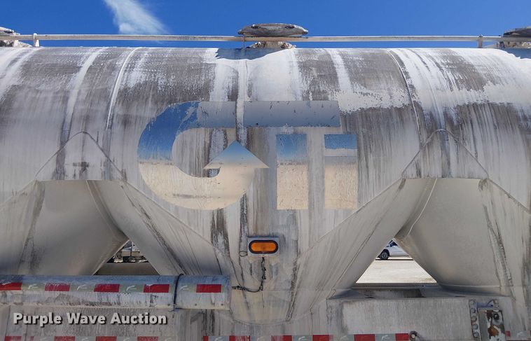 image for item EE1452 2014 Vantage Trailer pneumatic dry bulk trailer