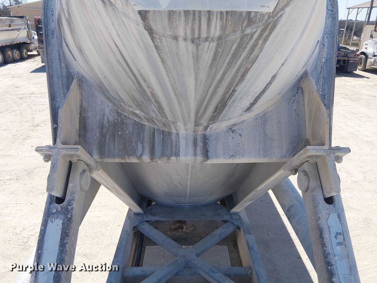 image for item EE1452 2014 Vantage Trailer pneumatic dry bulk trailer