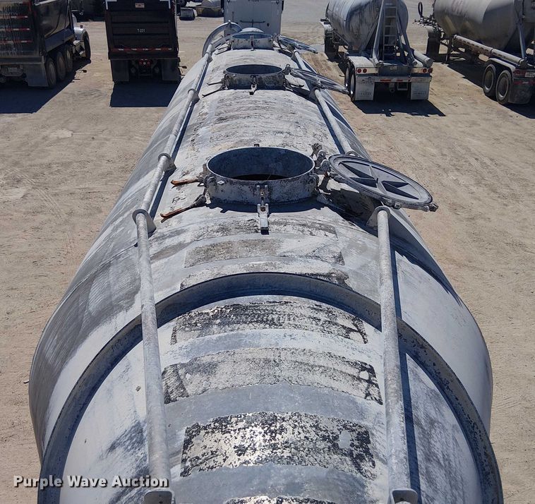 image for item EE1452 2014 Vantage Trailer pneumatic dry bulk trailer