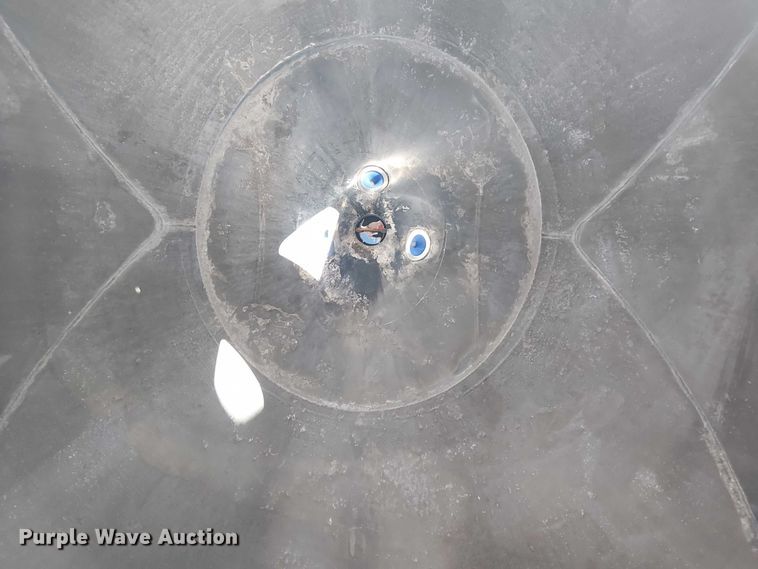 image for item EE1452 2014 Vantage Trailer pneumatic dry bulk trailer