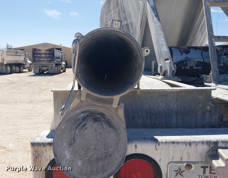 image for item EE1452 2014 Vantage Trailer pneumatic dry bulk trailer