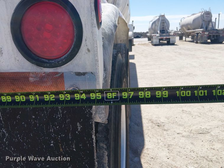 image for item EE1452 2014 Vantage Trailer pneumatic dry bulk trailer