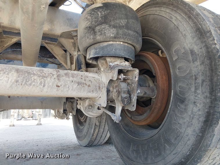 image for item EE1452 2014 Vantage Trailer pneumatic dry bulk trailer