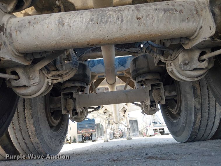 image for item EE1452 2014 Vantage Trailer pneumatic dry bulk trailer