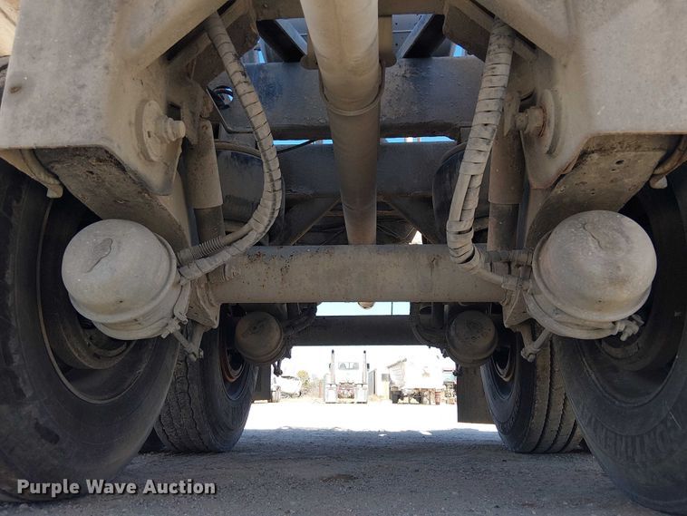 image for item EE1452 2014 Vantage Trailer pneumatic dry bulk trailer