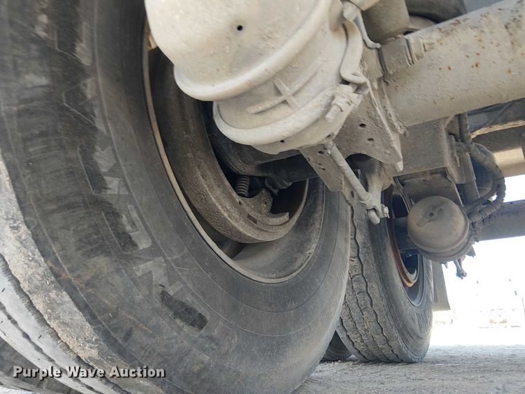 image for item EE1452 2014 Vantage Trailer pneumatic dry bulk trailer