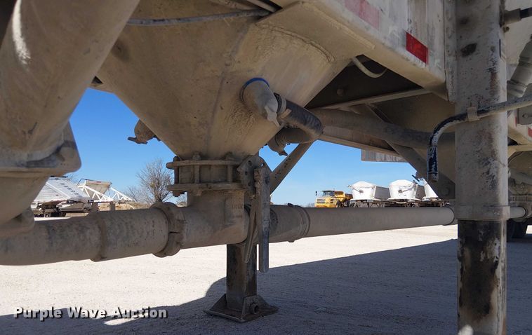 image for item EE1452 2014 Vantage Trailer pneumatic dry bulk trailer