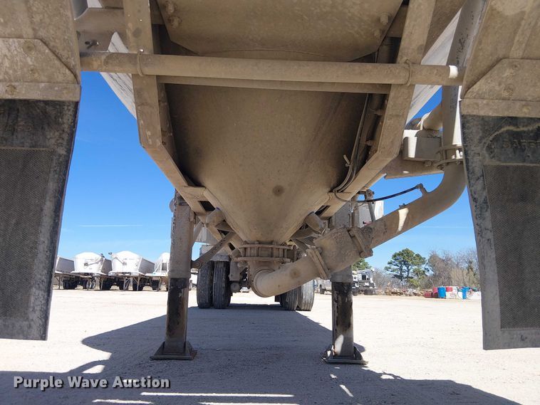 image for item EE1452 2014 Vantage Trailer pneumatic dry bulk trailer