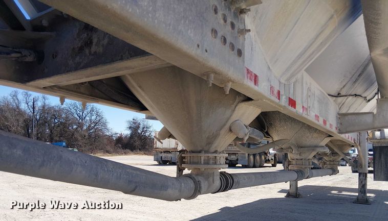 image for item EE1452 2014 Vantage Trailer pneumatic dry bulk trailer