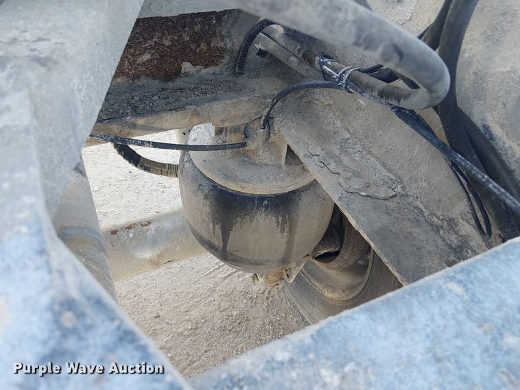 image for item EE1452 2014 Vantage Trailer pneumatic dry bulk trailer