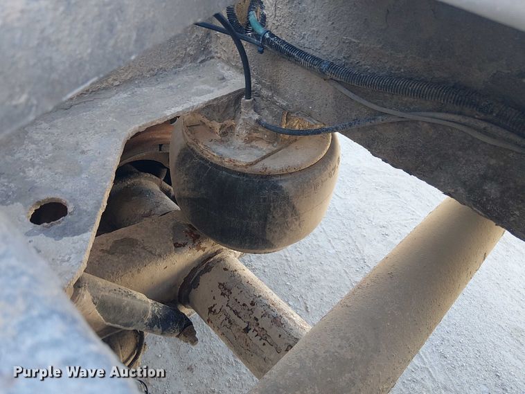 image for item EE1452 2014 Vantage Trailer pneumatic dry bulk trailer