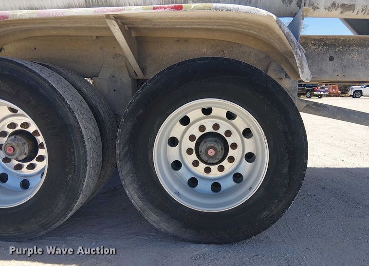 image for item EE1452 2014 Vantage Trailer pneumatic dry bulk trailer