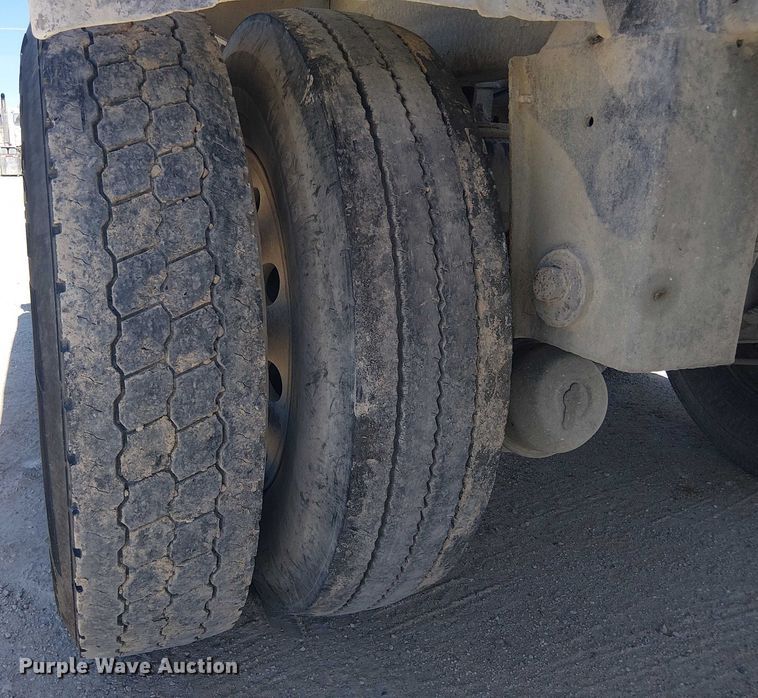 image for item EE1452 2014 Vantage Trailer pneumatic dry bulk trailer