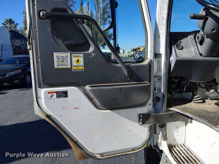 image for item EE5119 2012 Condor American LaFrance  road marking removal truck