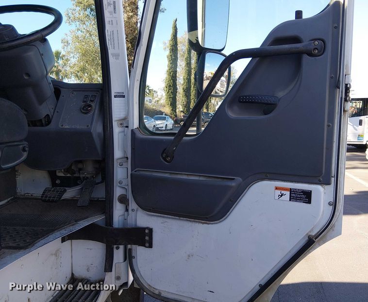 image for item EE5119 2012 Condor American LaFrance  road marking removal truck